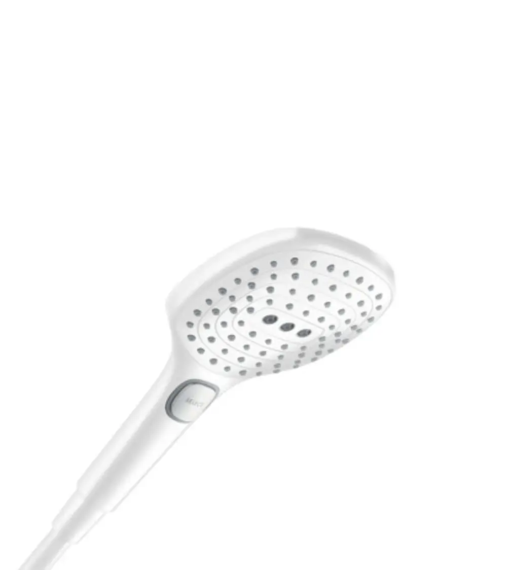 Weißer Hansgrohe Duschkopf mit mehreren Düsen. Er verfügt über eine Taste zur Strahlwahl, die das Umstellen zwischen verschiedenen Strahlarten ermöglicht.